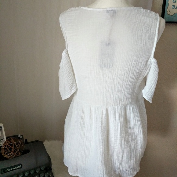 *Sold*NWT🍀Lucky Brand Cold Shoulder Wrap Top Sz S - Picture 5 of 7